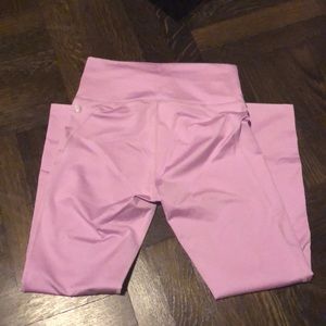 Fabletics Ankle length yoga pants! Inside pocket